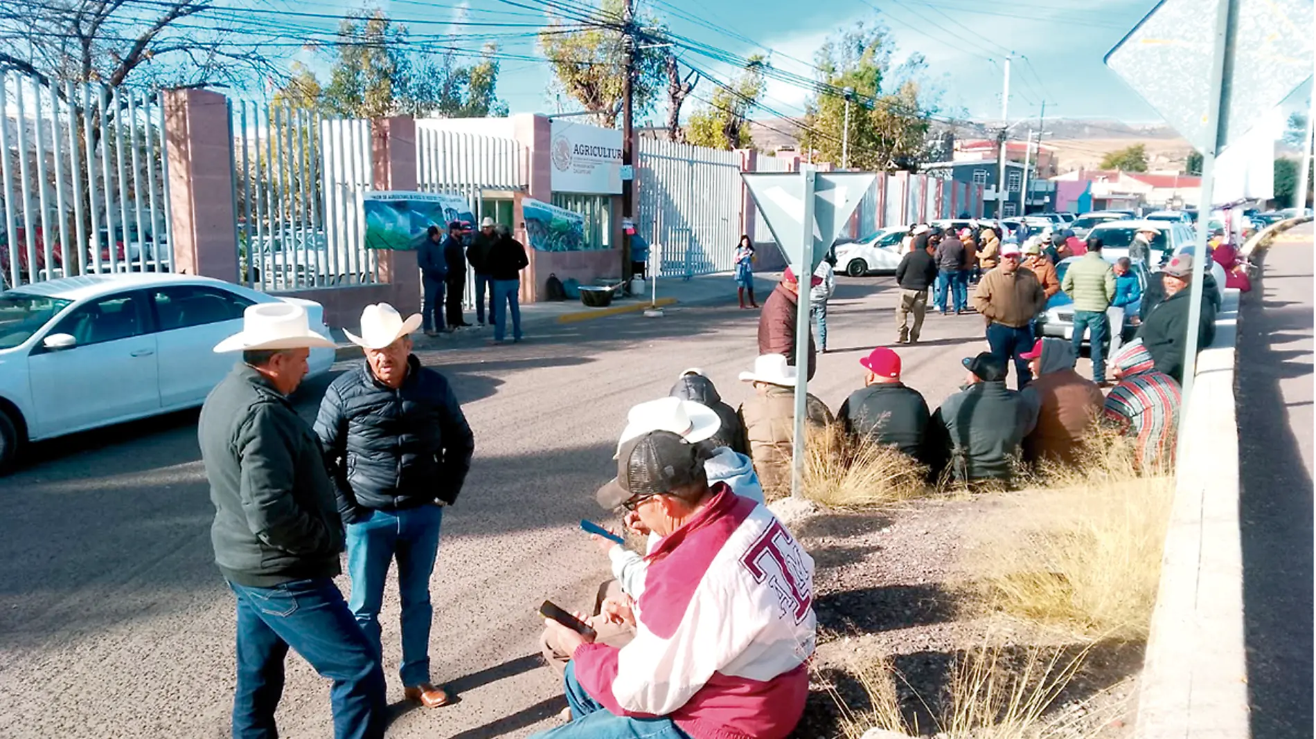 Protesta de productores frente a sader en Zacatecas